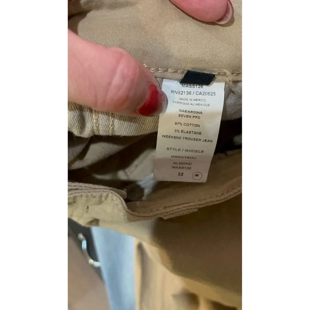 NEW Men's Modern American weekender dark khaki pants size 32 by 32.